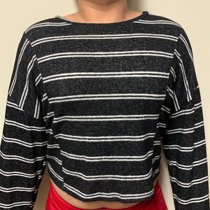 Women’s long sleeve striped crop top